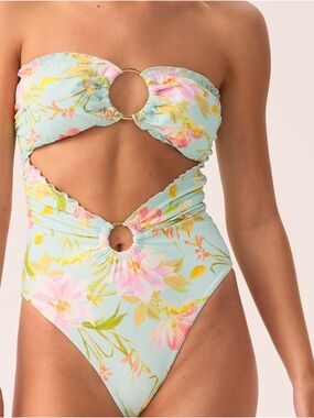 PQ Swim Resortcore PETAL LETTUCE EDGE STRAPLESS RING ONE PIECE Swimsuit